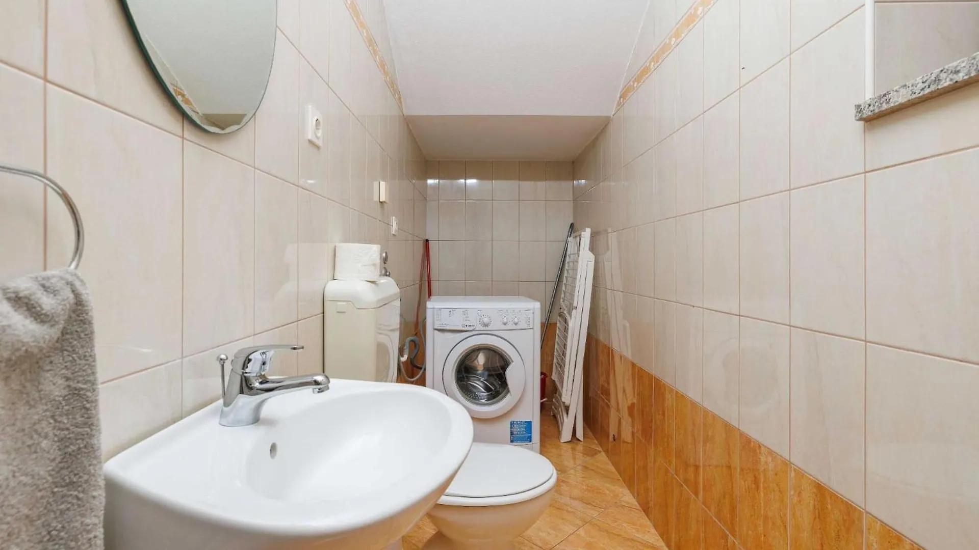 Wonderful Krk Island Stay Shared Pool, Grill Patio, And Nearby Beaches - Two Bedroom Apartment Krk Town 0*,  Croatia