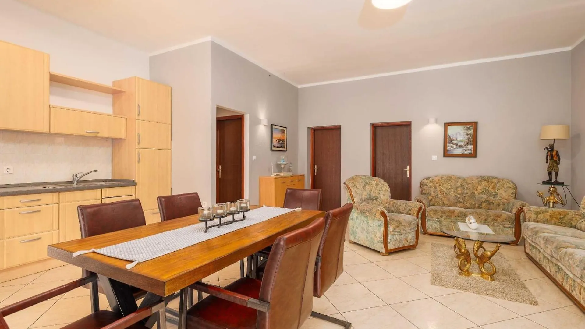 Wonderful Krk Island Stay Shared Pool, Grill Patio, And Nearby Beaches - Two Bedroom Apartment Krk Town Croatia