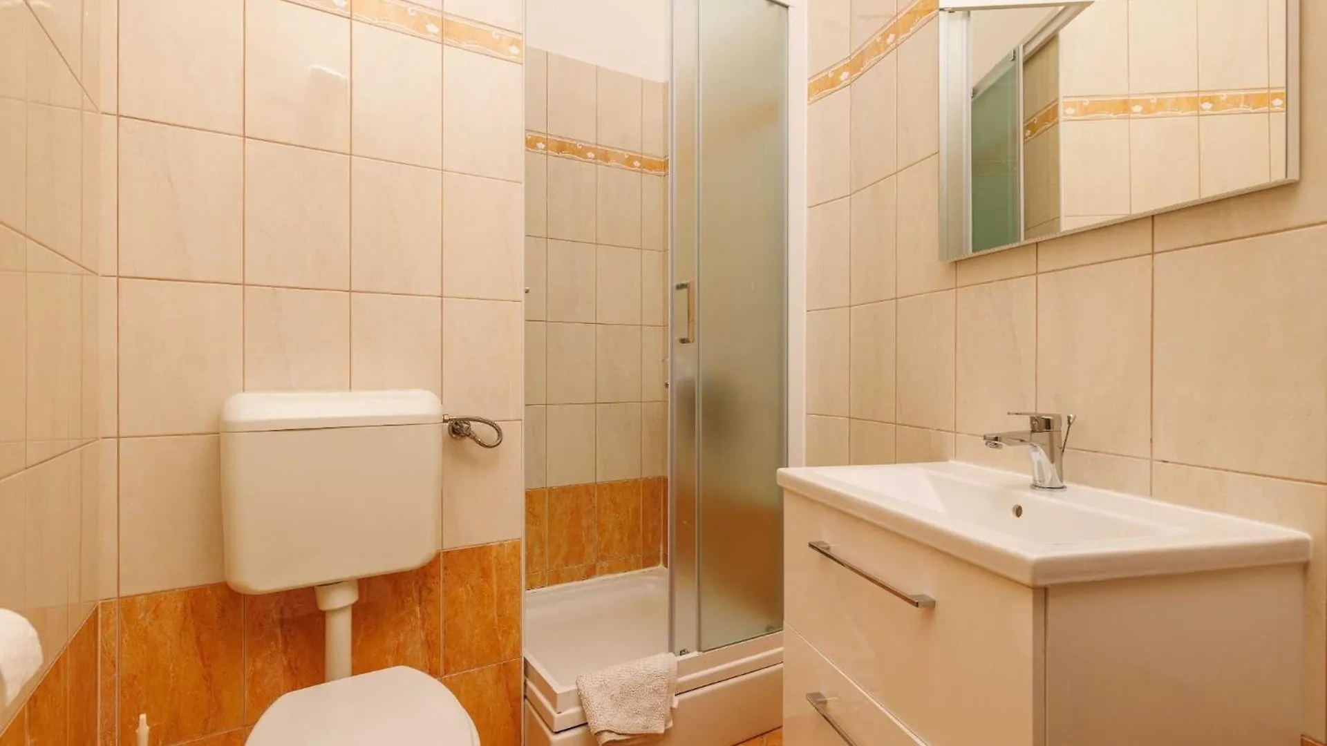 Wonderful Krk Island Stay Shared Pool, Grill Patio, And Nearby Beaches - Two Bedroom Apartment Krk Town Croatia